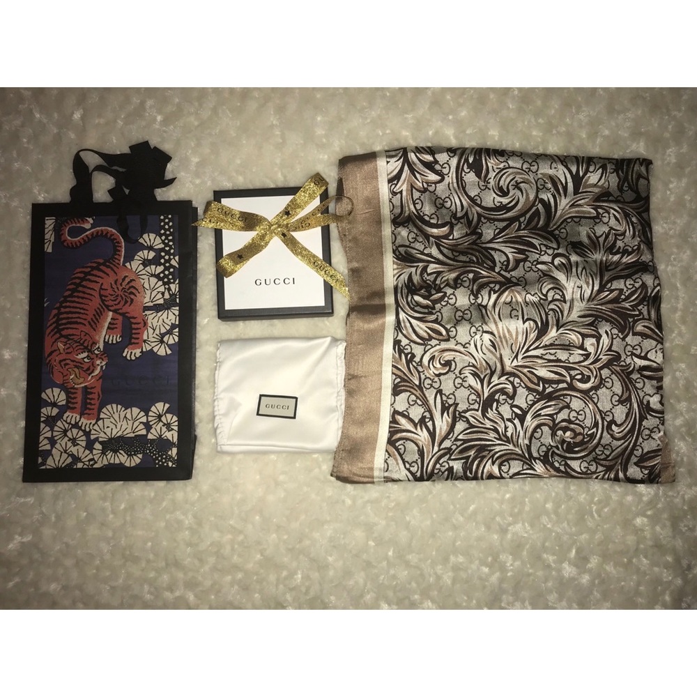 ❌SOLD❌New Authentic Gucci Silk Scarf